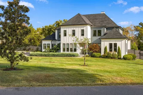 848 W Hillwood Dr, Nashville, TN 37205