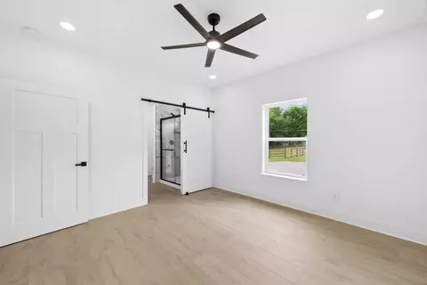Bedroom - 701 Oak Grove Rd, Goodspring, TN 38460 photo 2 of 5