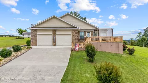 116 Melissa Ln, Dandridge, TN 37725