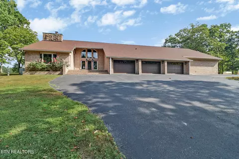 683 Wild Plum Dr, Crossville, TN 38555