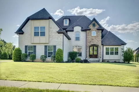 902 Larkspur Ln, Lebanon, TN 37087