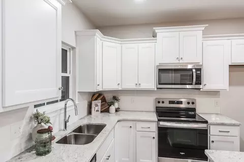 Kitchen - 158 Skeeter Way, Springfield, TN 37172 photo 3 of 5