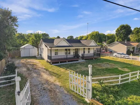 207 E Sagefield Dr, Smyrna, TN 37167