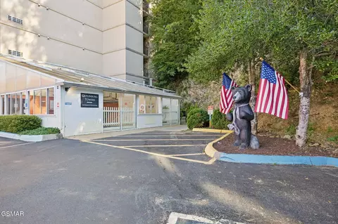 413 Baskins Creek Rd #405, Gatlinburg, TN 37738