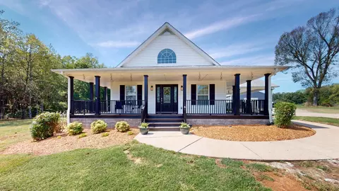 305 Maxwell Branch Rd, Cottontown, TN 37048