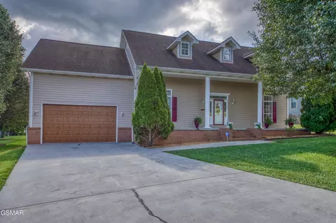 1833 Edward Dr, Sevierville, TN 37876