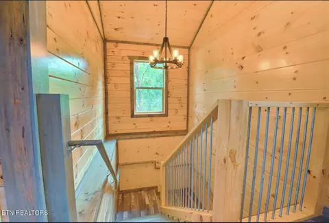 Entry Way - 1908 Eagle Ct, Sevierville, TN 37876 photo 1 of 2