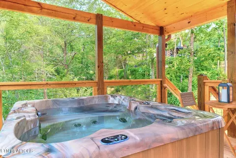 Exterior - 1908 Eagle Ct, Sevierville, TN 37876 photo 8 of 12