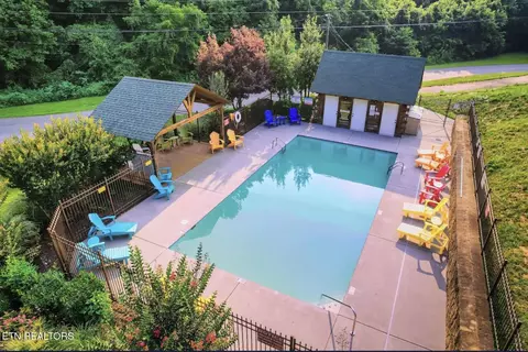 Exterior - 1908 Eagle Ct, Sevierville, TN 37876 photo 12 of 12