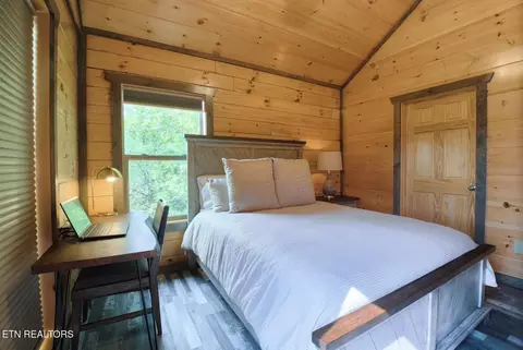Bedroom - 1908 Eagle Ct, Sevierville, TN 37876 photo 3 of 9