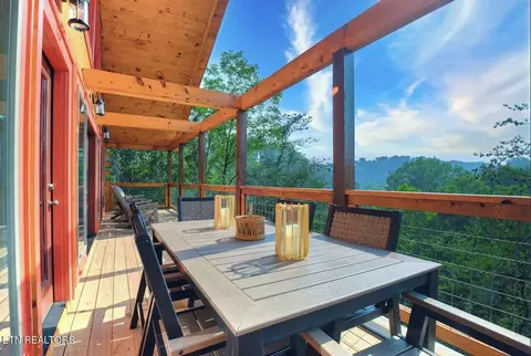 Exterior - 1908 Eagle Ct, Sevierville, TN 37876 photo 10 of 12