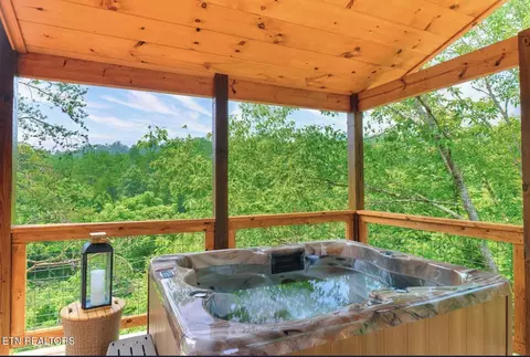 Exterior - 1908 Eagle Ct, Sevierville, TN 37876 photo 1 of 12