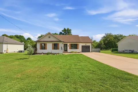 1524 Joanne Cir, Lewisburg, TN 37091