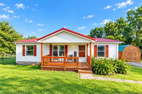 994 Pointe Ln, Lafayette, TN 37083