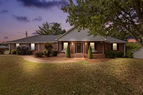 1508 Creekstone Dr, Columbia, TN 38401