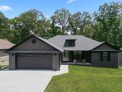 678 Saint George Dr, Crossville, TN 38558