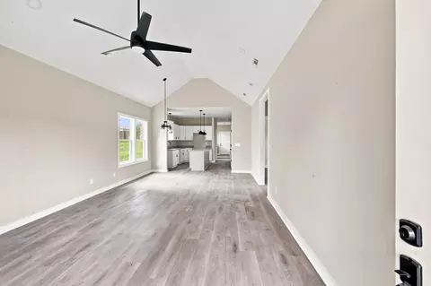 Entry Way - 207 Scott St, Dickson, TN 37055 photo 1 of 5