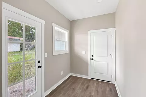 Entry Way - 207 Scott St, Dickson, TN 37055 photo 5 of 5