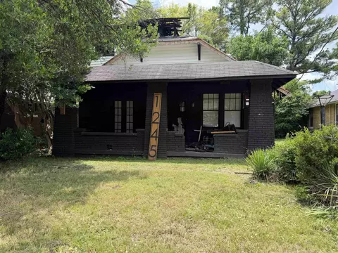 1245 Forrest Ave, Memphis, TN 38104