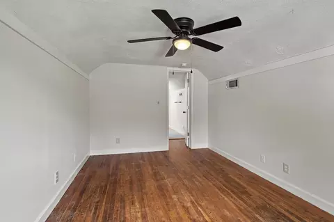 Bedroom - 409 7th Ave W, Springfield, TN 37172 photo 5 of 6