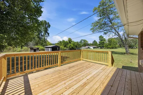 Exterior - 375 E Hills Rd, Jasper, TN 37347 photo 5 of 10