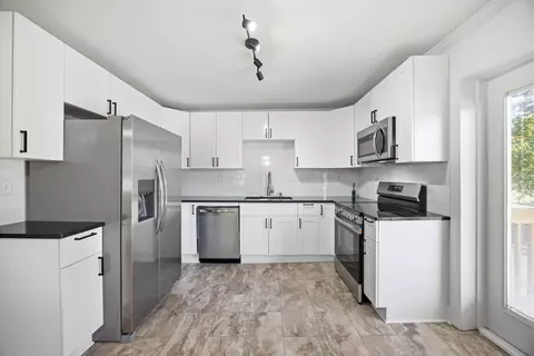 Kitchen - 375 E Hills Rd, Jasper, TN 37347 photo 3 of 3