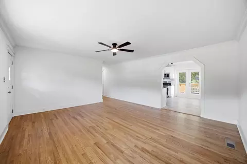 Living - 375 E Hills Rd, Jasper, TN 37347 photo 2 of 2
