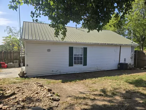 Exterior - 474 High St E, Mcewen, TN 37101 photo 5 of 6