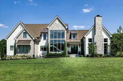1936 Silver Fox Rd, Thompsons Station, TN 37179