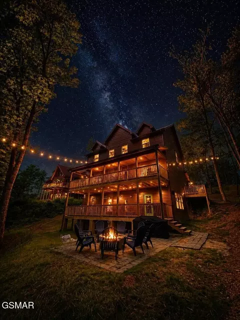 2320 Mimosa Dr, Sevierville, TN 37862