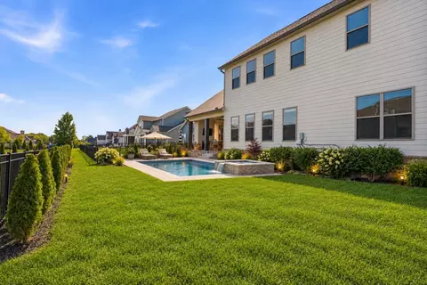 Exterior - 5642 Eaglemont Dr, Murfreesboro, TN 37129 photo 7 of 9
