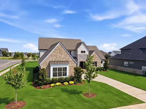 Exterior - 5642 Eaglemont Dr, Murfreesboro, TN 37129 photo 4 of 9