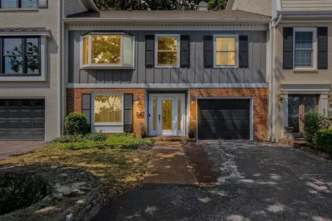 122 Jefferson Sq, Nashville, TN 37215