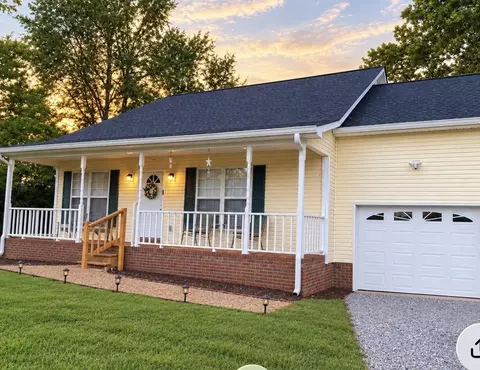 230 Woodruff Rd, Adams, TN 37010