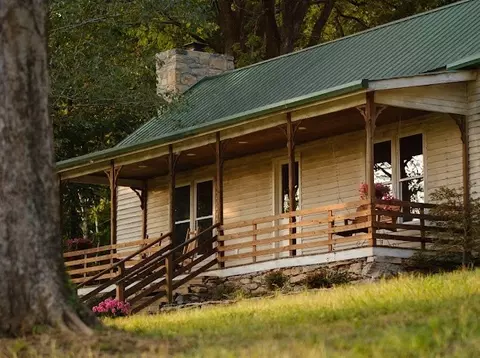 3534 Craig Bridge Rd, Williamsport, TN 38487