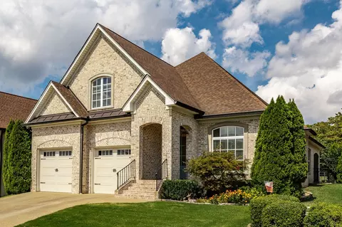1033 Jarman Pvt Ln, Gallatin, TN 37066