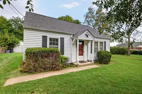 Exterior - 508 Eastview Dr, Franklin, TN 37064 photo 5 of 10