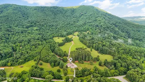 2395 Mecca Pike, Englewood, TN 37329
