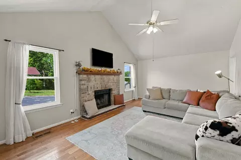 223 Ash Grove Dr, Nashville, TN 37211