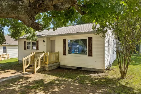 527 3rd St, Lawrenceburg, TN 38464