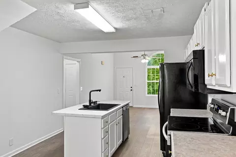 Kitchen - 2811 Elijah Dr, Murfreesboro, TN 37129 photo 3 of 3