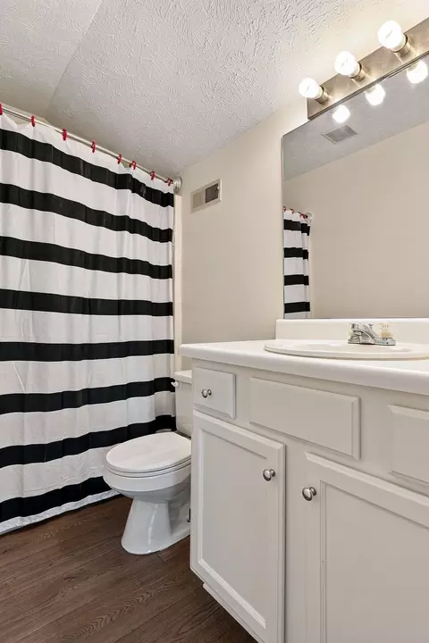 Bath - 2811 Elijah Dr, Murfreesboro, TN 37129 photo 4 of 5