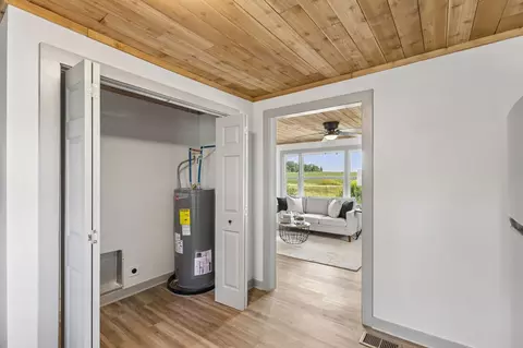 Entry Way - 621 Dixon Branch Rd, Loretto, TN 38469 photo 3 of 3