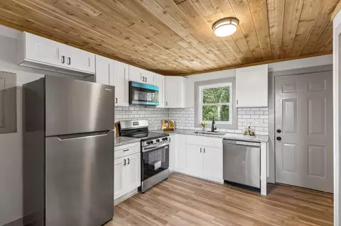 Kitchen - 621 Dixon Branch Rd, Loretto, TN 38469 photo 1 of 4