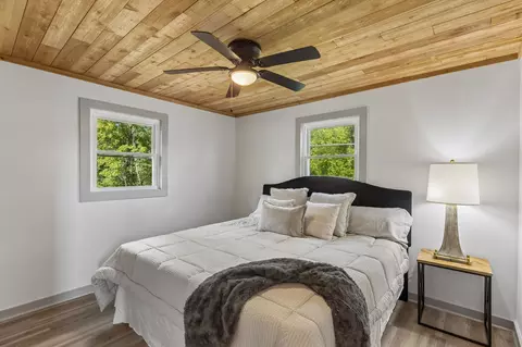 Bedroom - 621 Dixon Branch Rd, Loretto, TN 38469 photo 3 of 8