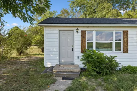 Exterior - 621 Dixon Branch Rd, Loretto, TN 38469 photo 5 of 12