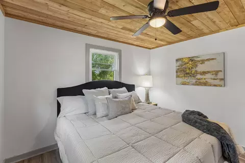 Bedroom - 621 Dixon Branch Rd, Loretto, TN 38469 photo 4 of 8