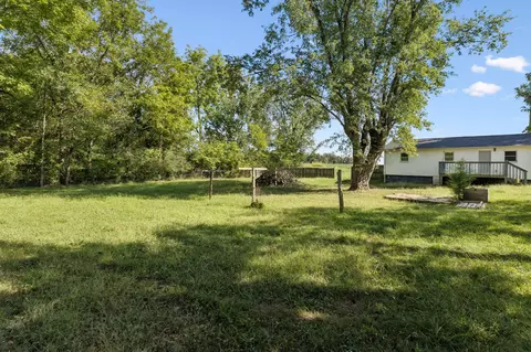 Exterior - 621 Dixon Branch Rd, Loretto, TN 38469 photo 7 of 12