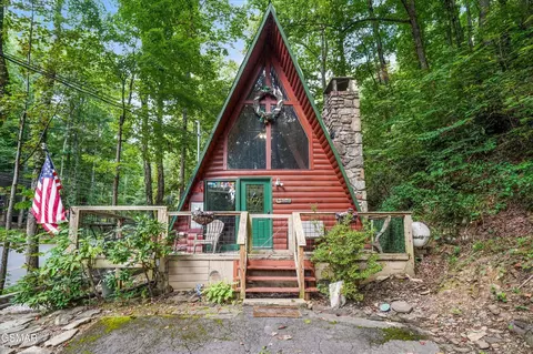 1188 Ski Mountain Rd, Gatlinburg, TN 37738