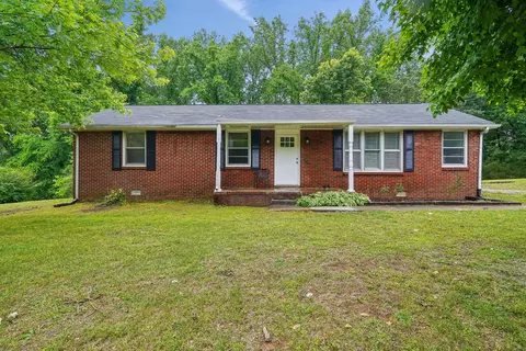 744 Scoutview Rd, Ashland City, TN 37015